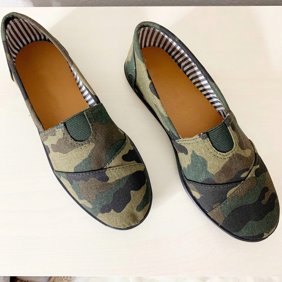 NEW Sofie Flats- in Camouflage - Picture 4 of 7